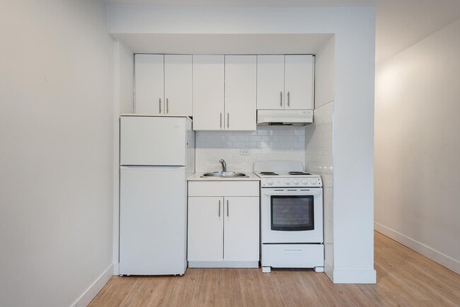 property at 6311 Av. Somerled