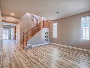 7017 Whipple Manor St in Las Vegas, NV - Building Photo - Building Photo