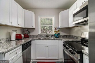 3367 Misty Valley Rd in Decatur, GA - Building Photo - Building Photo