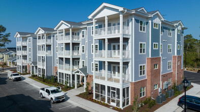 Barclay Place Apartments in Wilmington, NC - Foto de edificio - Building Photo