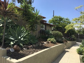 3721 Corinth Ave in Los Angeles, CA - Foto de edificio - Building Photo