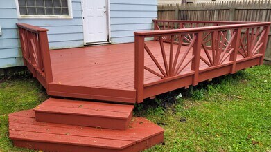 2556 Thomas st in Flint, MI - Foto de edificio - Building Photo