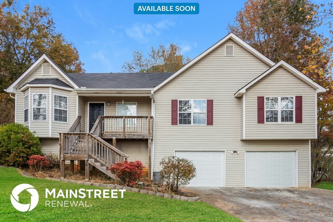 109 Lost Lake Dr in Villa Rica, GA - Building Photo