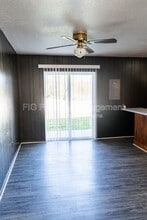 3104 E Governor John Sevier Hwy in Knoxville, TN - Building Photo - Building Photo