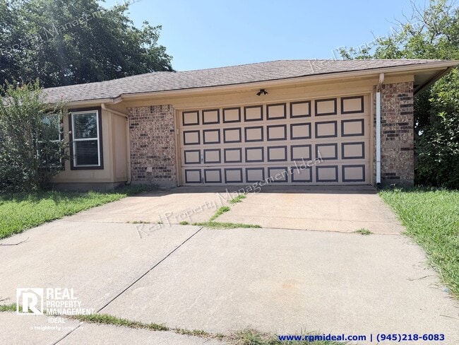 property at 7832 Pebblebrook Dr
