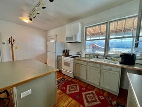 884 CR 327 in Silt, CO - Building Photo - Building Photo