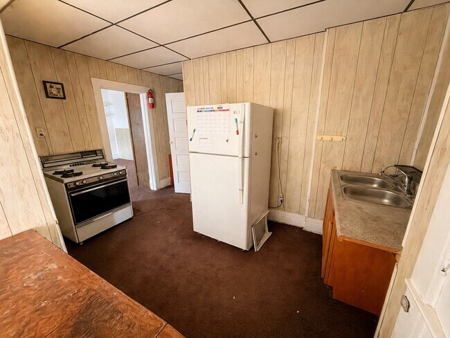 326 Main St, Unit 8 in Belle Vernon, PA - Foto de edificio - Building Photo
