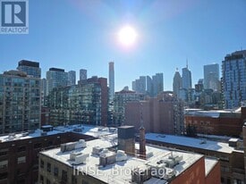 323 Richmond St E in Toronto, ON - Building Photo