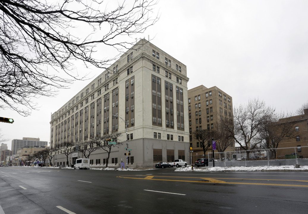 Essex Plaza I in Newark, NJ - Building Photo