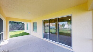 621 NW 7th Pl in Cape Coral, FL - Building Photo - Building Photo