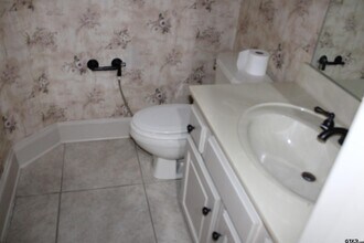 3826 Woods Blvd in Tyler, TX - Building Photo - Building Photo