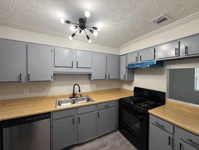 2081 Drennon Ave in Austell, GA - Building Photo - Building Photo