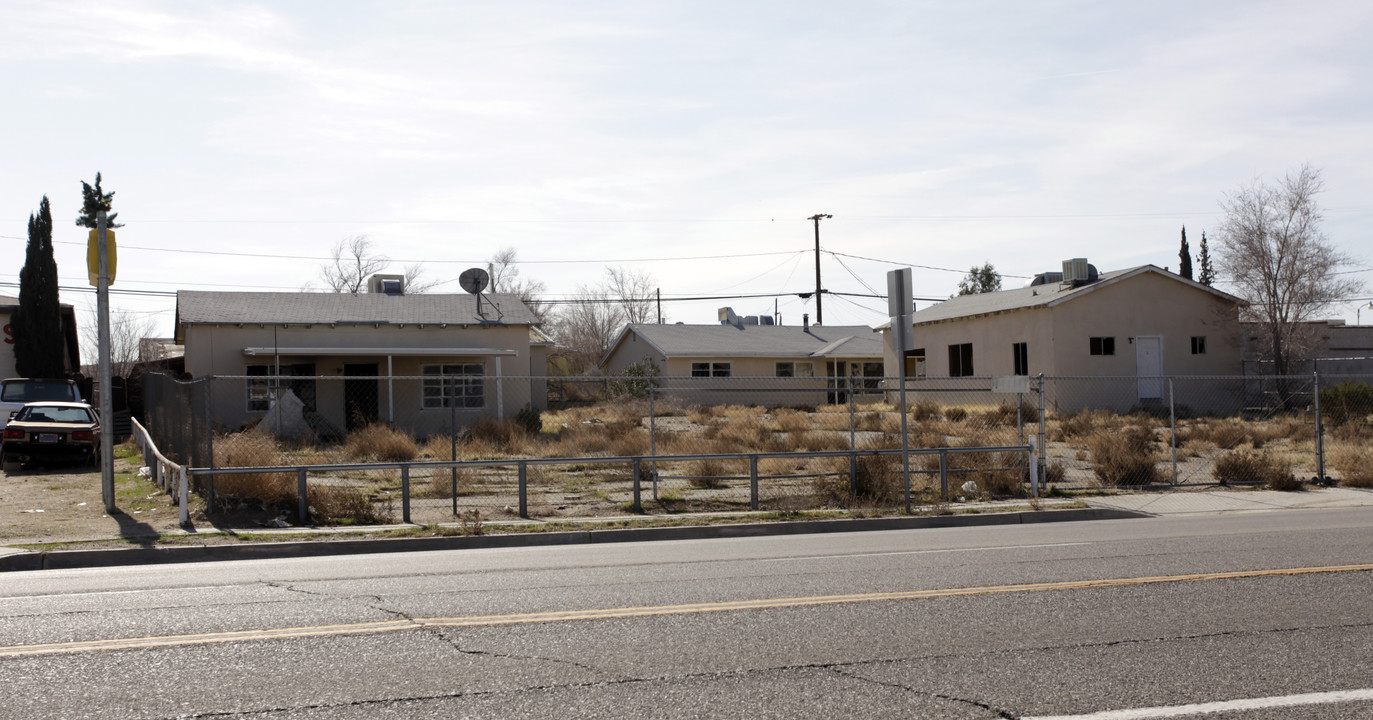 25659 W Main St in Barstow, CA - Building Photo