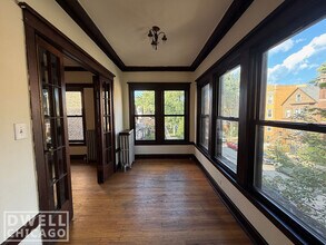 2414 N Sawyer Ave, Unit 2428-2E in Chicago, IL - Building Photo - Building Photo