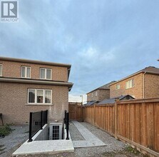 985 Black Cherry Dr in Oshawa, ON - Building Photo - Building Photo