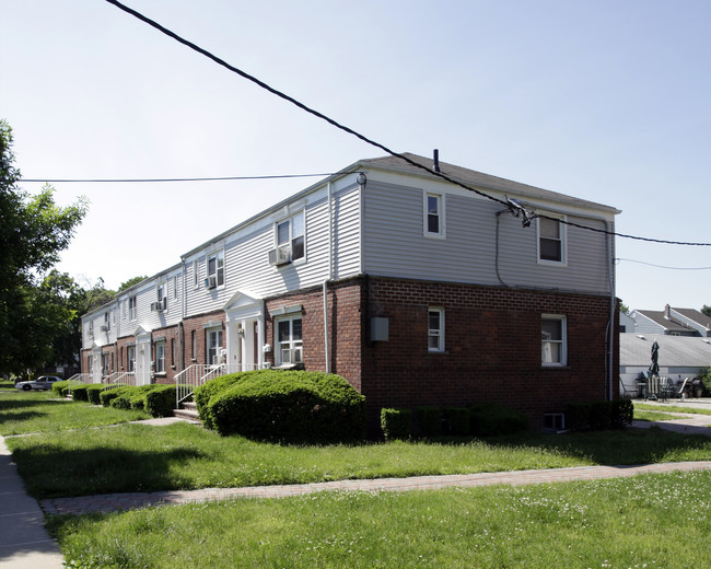 Hastings Village in Rutherford, NJ - Foto de edificio - Building Photo