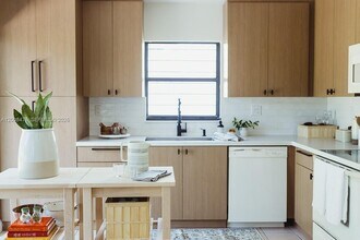 9400 SW 103rd Ave in Miami, FL - Building Photo - Building Photo