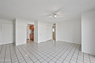 3445 E Earll Dr-Unit -2 in Phoenix, AZ - Building Photo - Building Photo