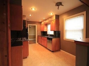 587 Princeton St in Des Plaines, IL - Building Photo - Building Photo