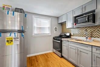 1403 James St in Elmont, NY - Building Photo - Building Photo