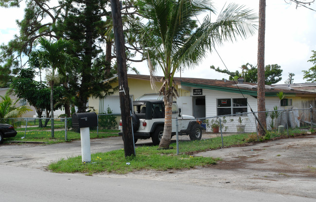 Park Ridge West Mobile Home Park in Pompano Beach, FL - Building Photo - Building Photo