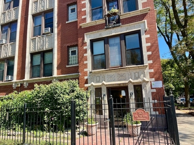 property at 5143 S Kenwood Ave
