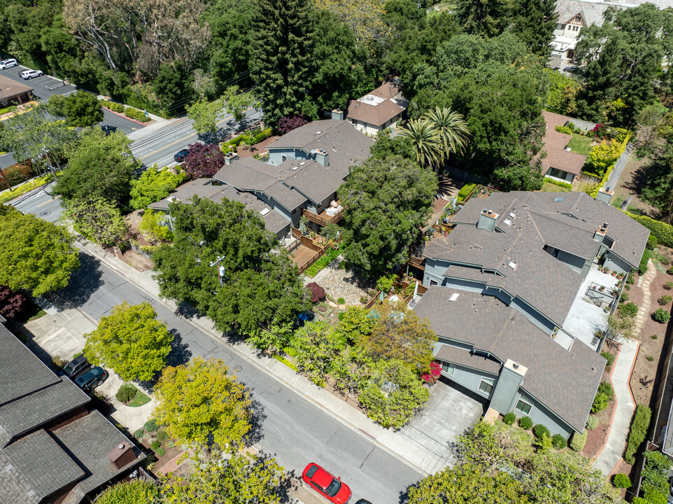 Oak Grove Place in Menlo Park, CA - Building Photo