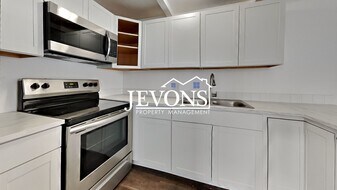 Cascade Village Apartments in Lakewood, WA - Building Photo