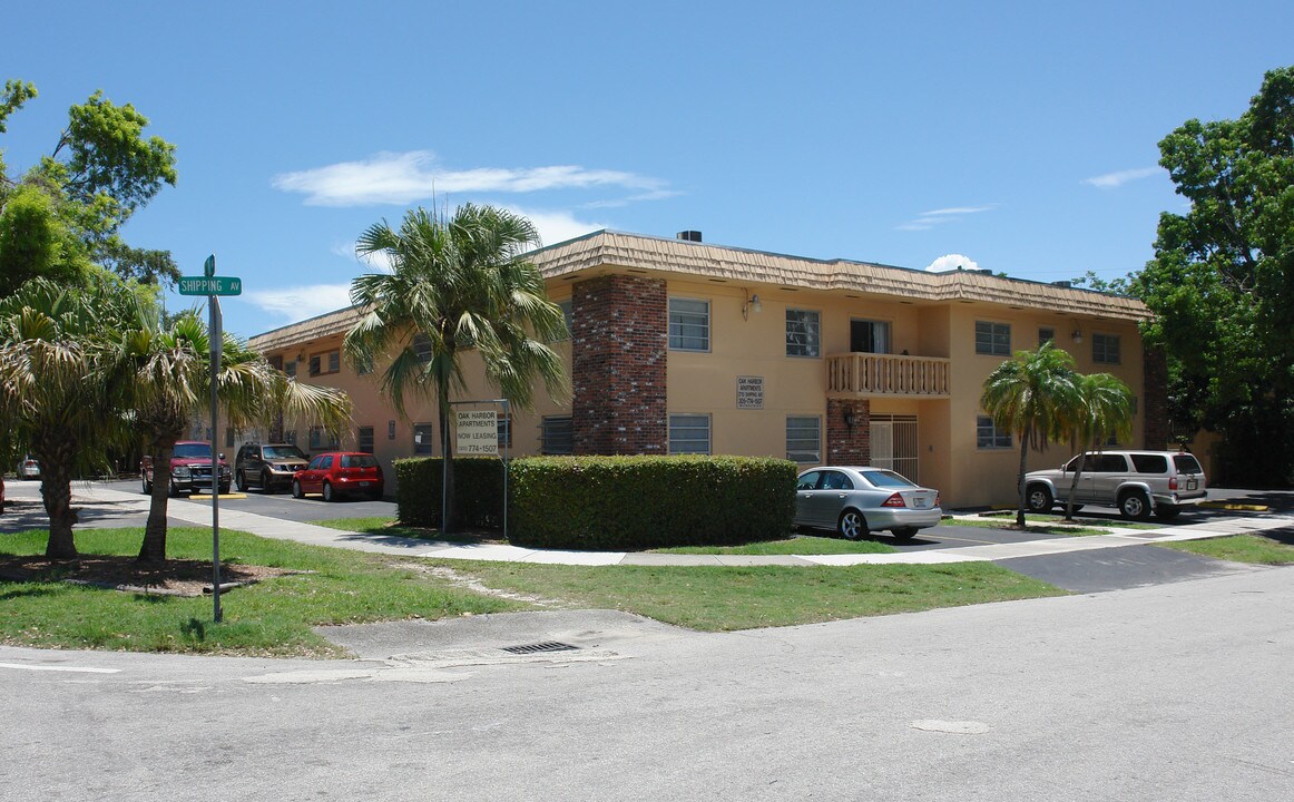 Oak Harbor Apartments in Miami, FL - Foto de edificio