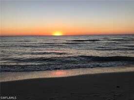 1930 Gulf Shore Blvd N in Naples, FL - Building Photo