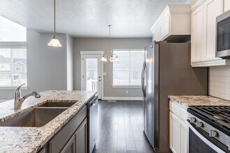 14527 S Quiet Shade Dr in Herriman, UT - Building Photo - Building Photo
