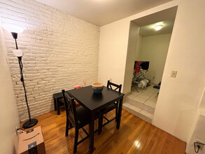 74 Tyler St, Unit B in Boston, MA - Foto de edificio - Building Photo