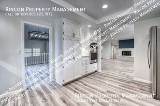 2201 Lions Gate Dr in Oxnard, CA - Building Photo - Building Photo