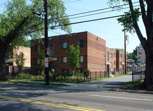 4208-4212 Benning Rd NE in Washington, DC - Building Photo - Building Photo