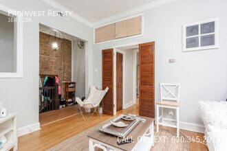 2136 N Bissell St in Chicago, IL - Building Photo - Building Photo