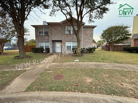7938 Christian Ct in Dallas, TX - Building Photo