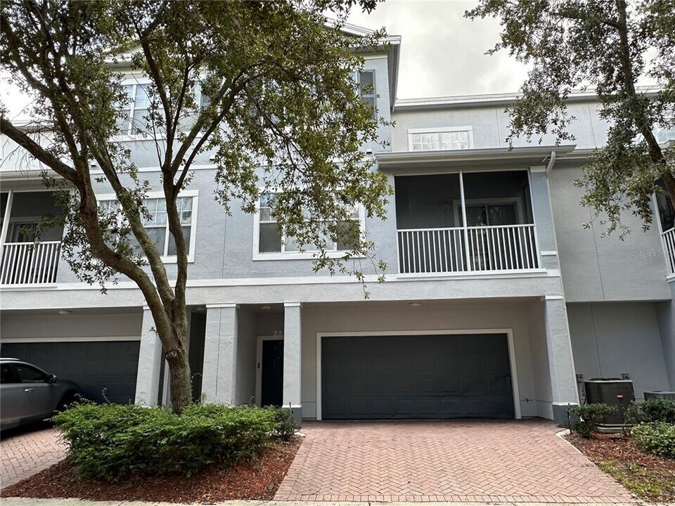 2370 Grand Central Pkwy in Orlando, FL - Building Photo