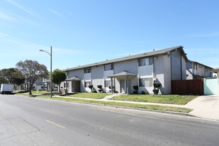 Terrace Ave Apartments in Oxnard, CA - Building Photo