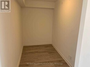 159 Wellesley St E in Toronto, ON - Building Photo - Building Photo