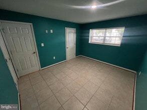 8871 Dunstable Loop in Linton Hall, VA - Building Photo - Building Photo