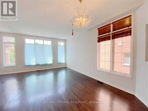 13 Fairlawn Ave in Markham, ON - Building Photo - Building Photo