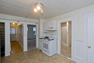 22-22 East St in Ware, MA - Building Photo - Building Photo