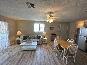 191 Anchorage St, Unit C in Fort Myers Beach, FL - Building Photo - Building Photo