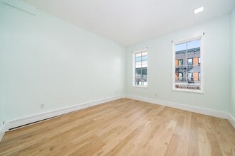 541 Newark Ave in Jersey City, NJ - Building Photo - Building Photo