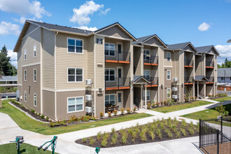 Autumn Grove in Vancouver, WA - Foto de edificio - Building Photo