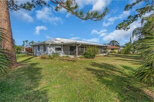 2544 Carlisle Pl in Sarasota, FL - Building Photo