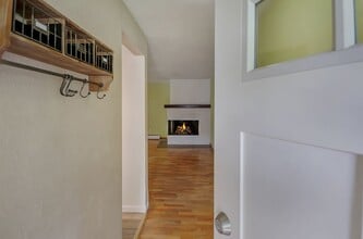 517 W St SE in Tumwater, WA - Building Photo - Building Photo