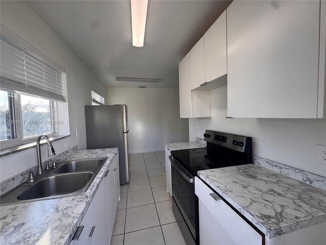1595 NE 125th St in North Miami, FL - Building Photo - Building Photo