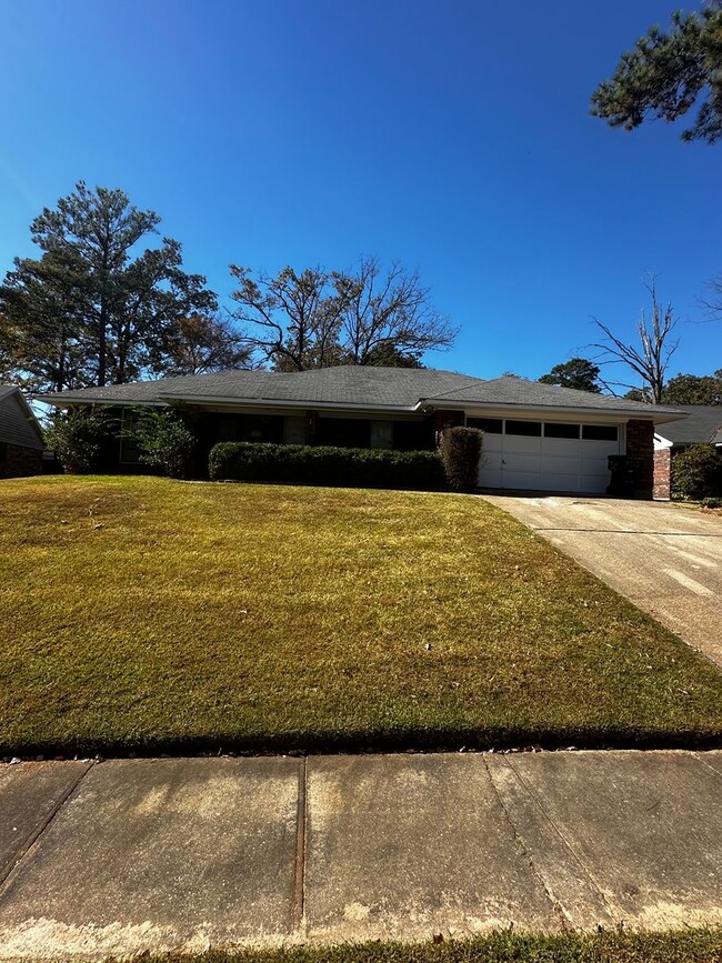 7010 Beaufort Way in Shreveport, LA - Building Photo - Building Photo