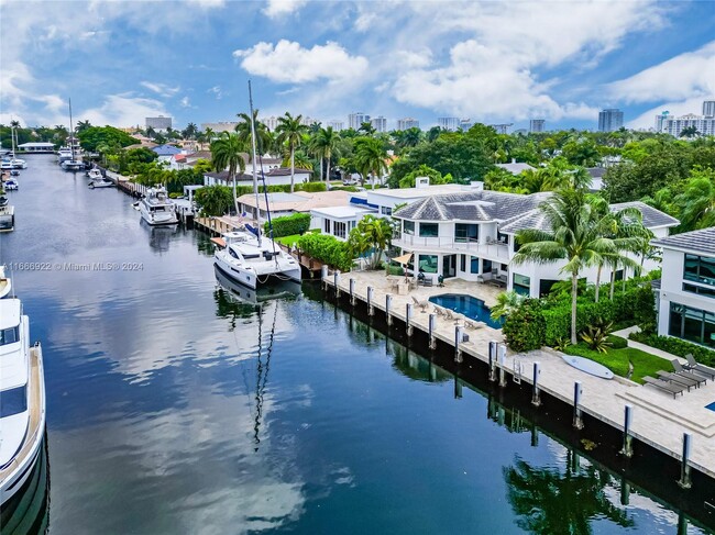 307 NE 23rd Ave in Fort Lauderdale, FL - Foto de edificio - Building Photo